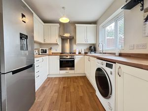 Kitchen- click for photo gallery